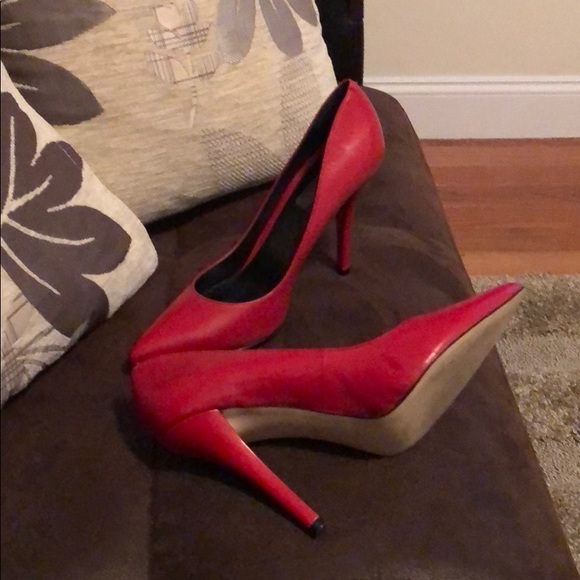 Hot Red leather heels-Mint Condition - Picture 4 of 4